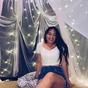 Meet your Posher, Simone